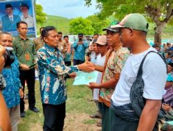 Empat Desa Terima Sertifikat Atas Tanah Dari Bupati Loteng