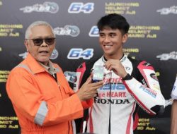 Support Pembalap, Priandhi Berikan Access Card Untuk Mario Aji