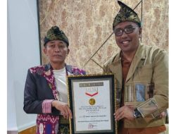 Bupati Loteng Apresiasi Buku “Dende Mandalika”  yang Raih Rekor MURI