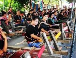 Masuk Kalender Daerah, 2023 Penenun Desa Sukarara Ramaikan Begawe Jelo Nyesek