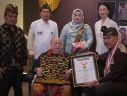 Penenun Desa Sukarara Raih Rekor MURI, PLH Sekda: InsyaAllah Ini Awal Kebangkitan Penenun Loteng