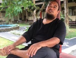 SK Ompong, Habib: Baiknya Ibu Direktur Belajar