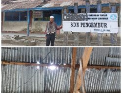 Sekolah di Pusat Desa Pengembur, Tak Terurus