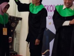 Bupati Apresiasi Wisudawan Meskipun Usia Sudah Uzur