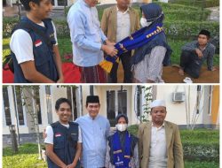 HUT Partai Golkar, Wabup Loteng Serahkan Hadiah Umroh Gratis Kepada Ibu Nuraini