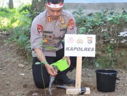 Semarak Hari Bhayangkara Ke-78, Polres Lombok Tengah Taman Pohon di Aik Bukak