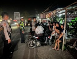 Polres Loteng Lakukan Patroli Fajar Humanis, Antisipasi Perang Petasan Saat Sahur