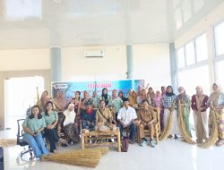 Kabid Industri Tutup Pelatihan Diklat Anyaman Rotan Ketak, di Sentra IKM Loteng