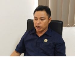 Murdani: Pemda Loteng Harus Pikirkan Nasib Masyarakat Kita Yang Berjualan di Pantai Tanjung Aan