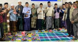 Pererat Ukhuwah di Malam Ke-26 Ramadhan, Ketua DPRD Loteng Sambangi Warga Mertak Tombok