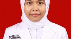 Kisah Inspiratif Bq Suyatmin, Anak Buruh Yang Lulus Kedokteran