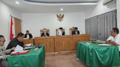 Pelantikan Kasek di Loteng di Gugat, HL. Idham Halid Mangkir, Sidang di Tunda