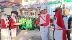 Lepas Peserta Karnaval HUT RI Ke 81, Dr. HM. Nursiah: Luar Biasa MIN 1 Loteng Siswa dan Walinya Sama Kompaknya