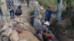 Warga Pemoles Gembira, Ir. Hj. Sari Yulianti Bangunkan Jalan Usaha Tani