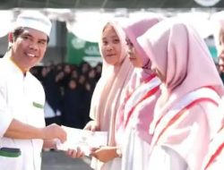 Momen HSN 2026, Baznas Loteng Serahkan Santunan Rp 300 Juta Bagi Santri Berprestasi