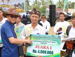 Kelompok Tani Saling Saduk Desa Mertak Raih Juara I Lomba Kelembagaan Loteng